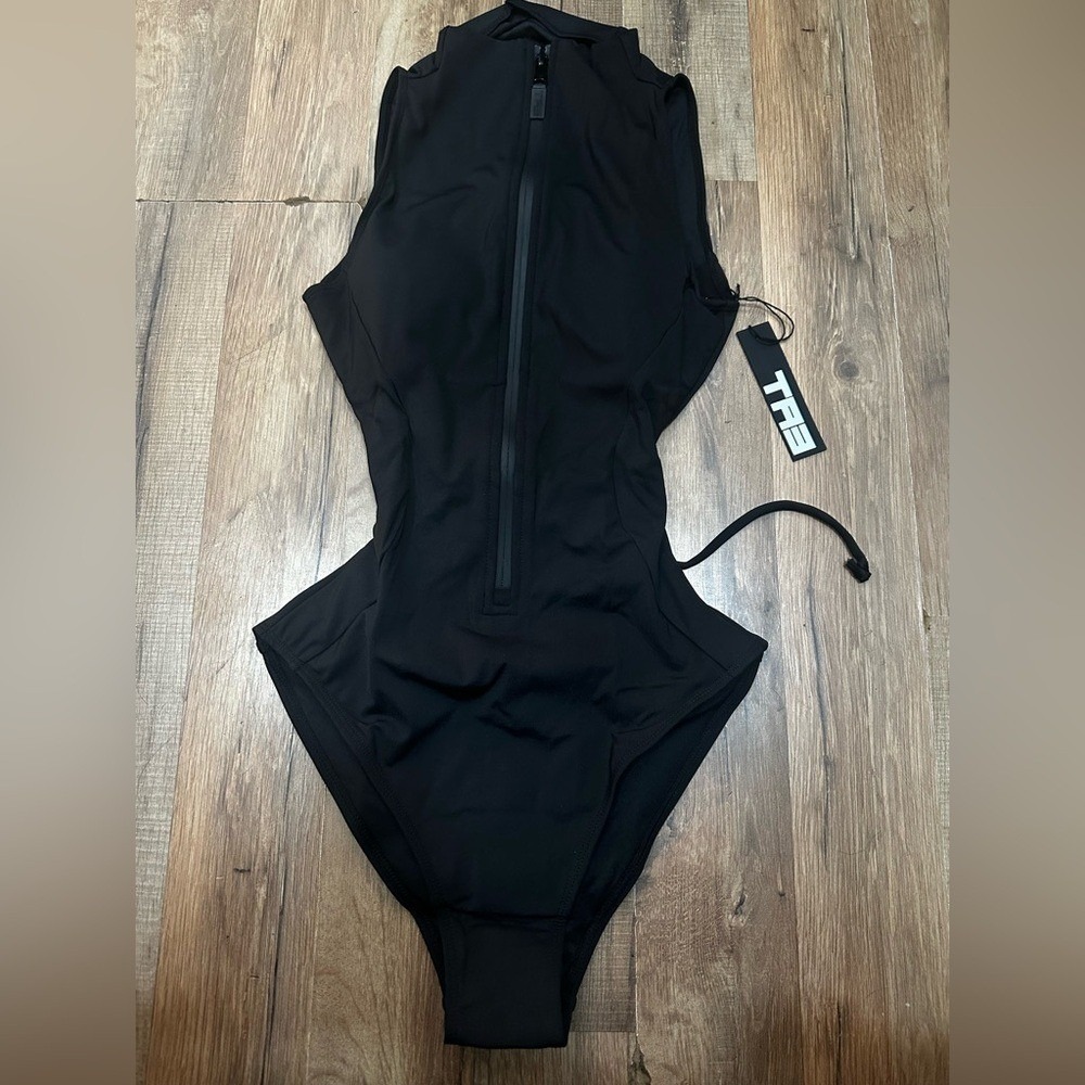 TA3 SLEEVELESS SURFY BLACK WAIST SNATCHING SWIMSUIT NWT SIZE XS EXTRA LONG